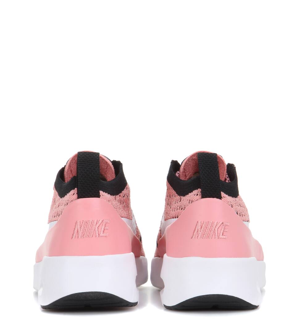 nike thea flyknit black