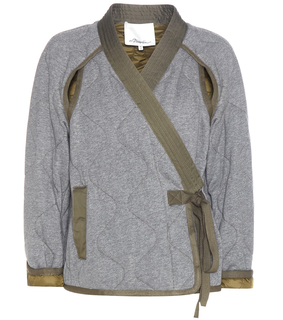 Cotton quilted jacket This superb quilted vest is the result of blending two perfect complements, wool and cotton, into a fine-gauge knit. Together, they create a breathable, sturdy, nicely warming shell that is then quilted to a comfortable cotton lining.