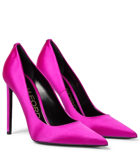 Satin pumps