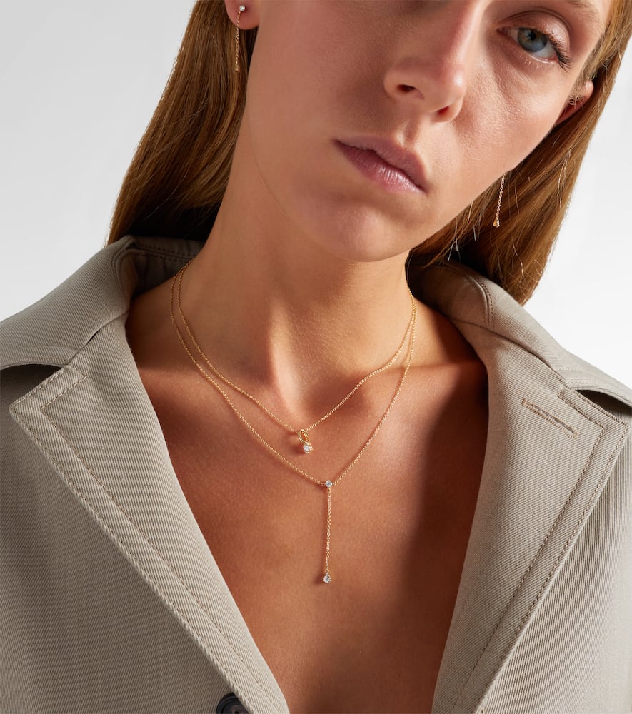 Stone And Strand Perfect Pear 14kt Gold Lariat Necklace With Diamonds In Gold