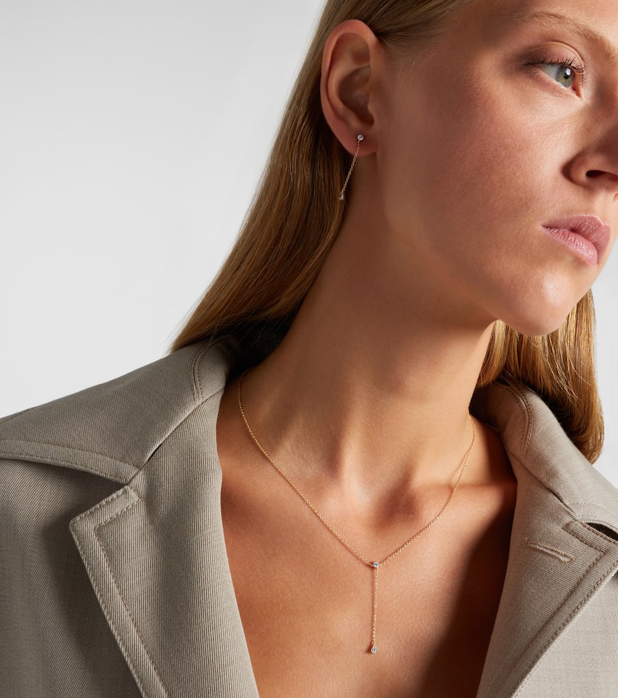 Stone And Strand Perfect Pear 14kt Gold Lariat Necklace With Diamonds In Gold