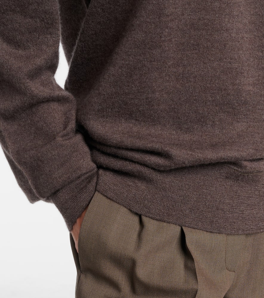 The Row Lizzy Cashmere Turtleneck Sweater In Brown