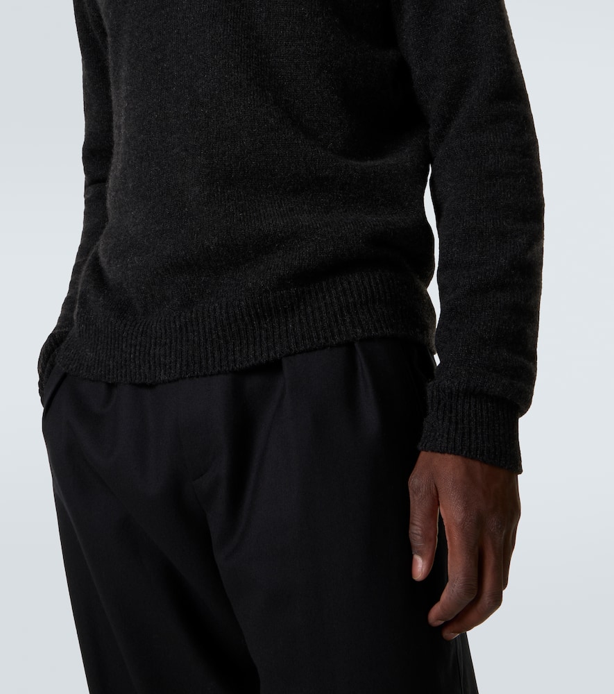 The Row Varly Cashmere Sweater In Gray