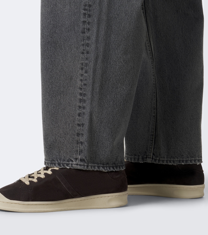 Wide-Leg Jeans