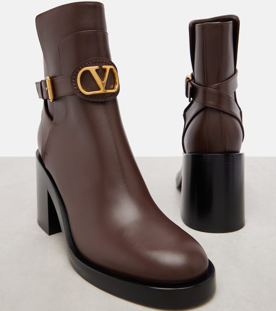 Valentino Bootie Vlogo Signature T. 70 Vitel In Brown