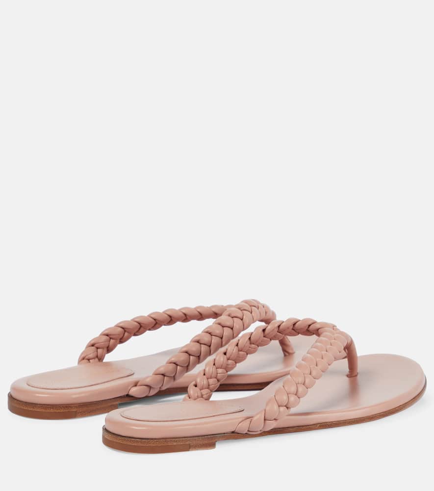 Gianvito Rossi Tropea Leather Thong Sandals In 米色