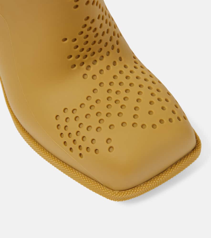 Burberry Highland Perforated Detailed Mules In Manilla