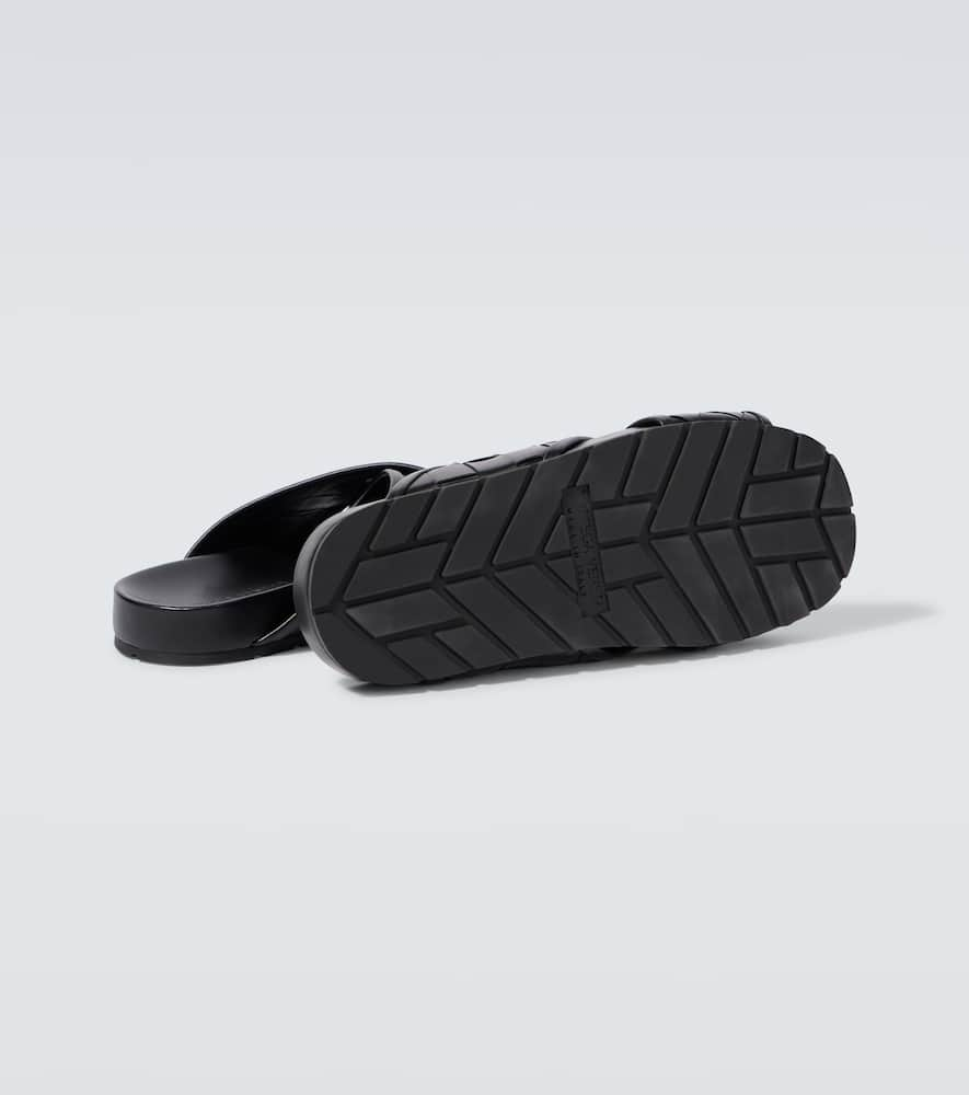 Shop Bottega Veneta Tarik Intrecciato Leather Sandals In Schwarz