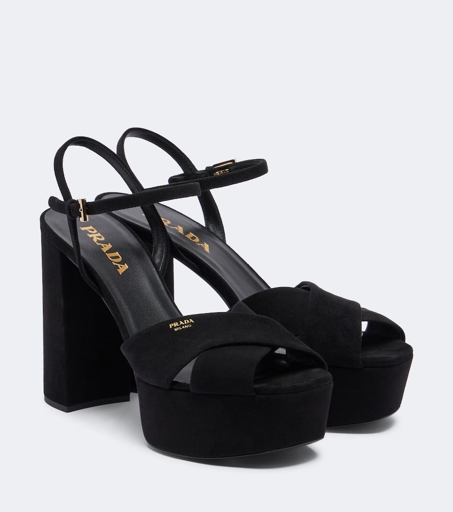 Prada Sandales plateau en daim 1150 €
