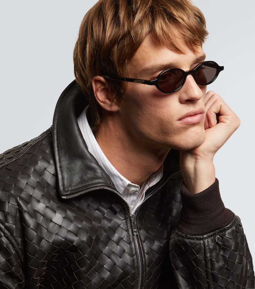 Bottega Veneta Oval Sunglasses In Black