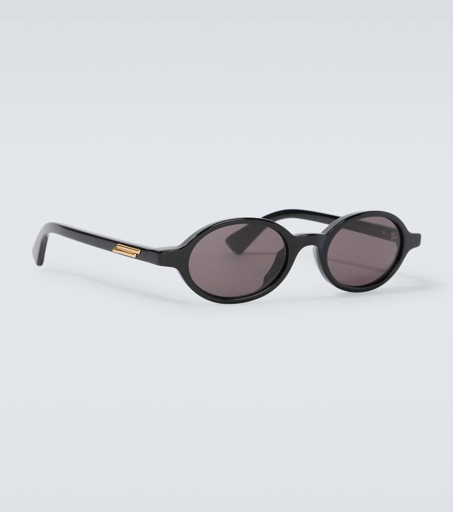 Bottega Veneta Oval Sunglasses In Black