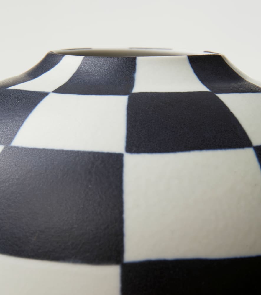 L'objet White Damier Porcelain Vase In Black