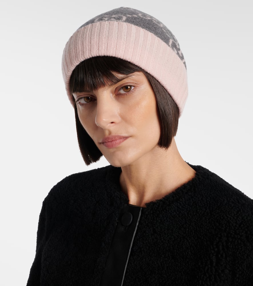 Gucci Gg Jacquard Cashmere Beanie In Gray