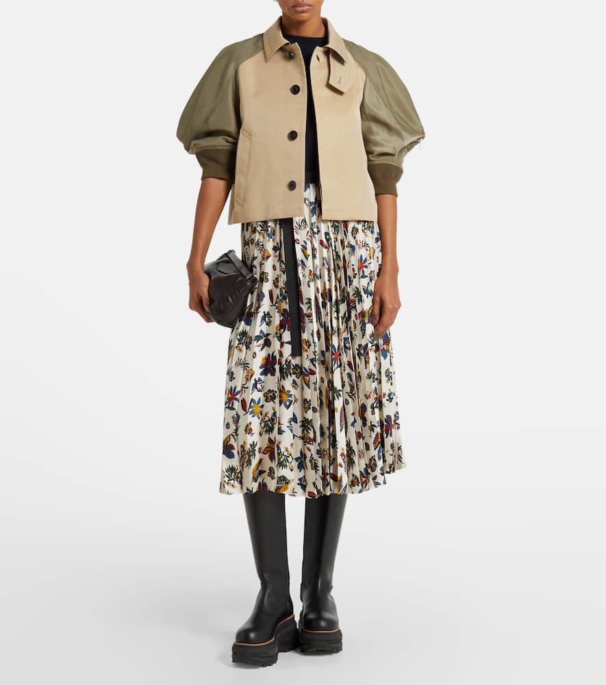 Sacai Womens Beige Taupe Gabardine Contrast-sleeve Cropped Cotton-blend Jacket In Beige