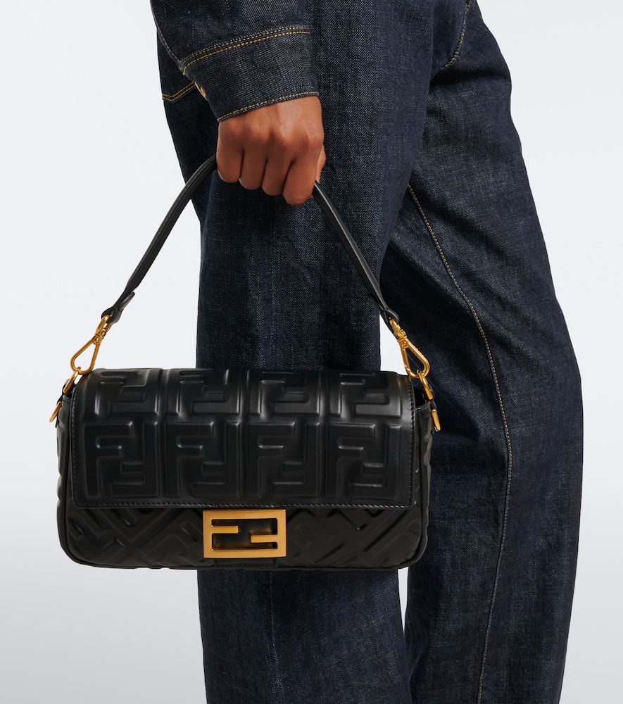 Baguette® 26424 Medium Shoulder Bag