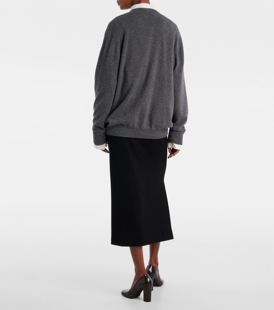 The Row Ligeia V-neck Cashmere Sweater In Gray