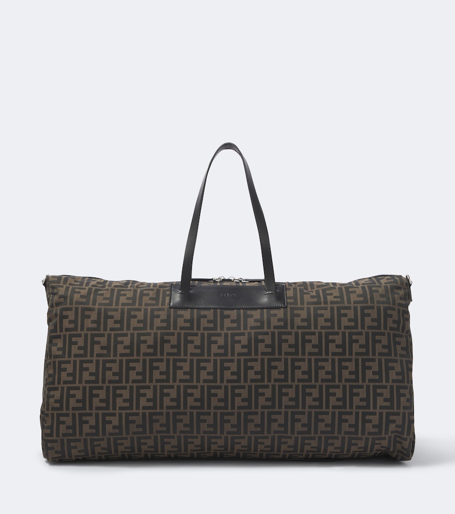 Fendi Sac de voyage FF 1400 €