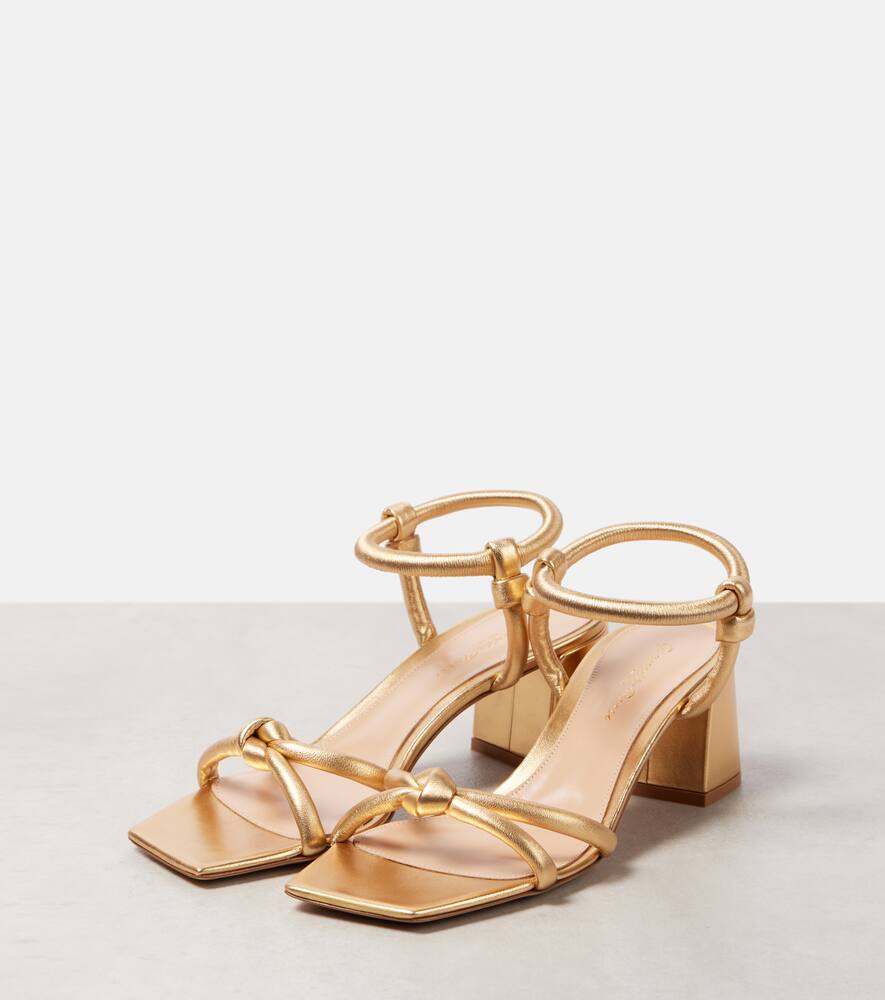 Gianvito Rossi 35 Leather Sandals In Gold