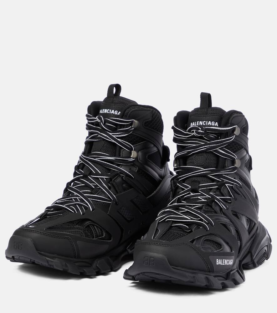 BALENCIAGA photo