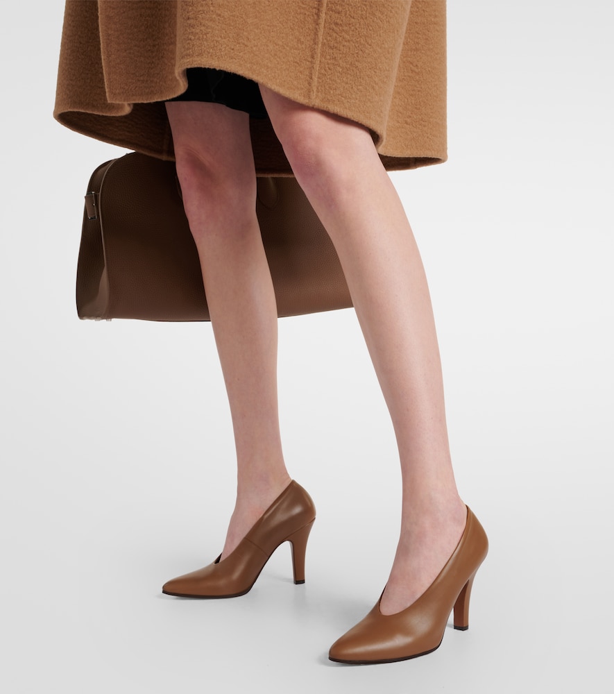  The Row The Row Prudens Leather Pumps 