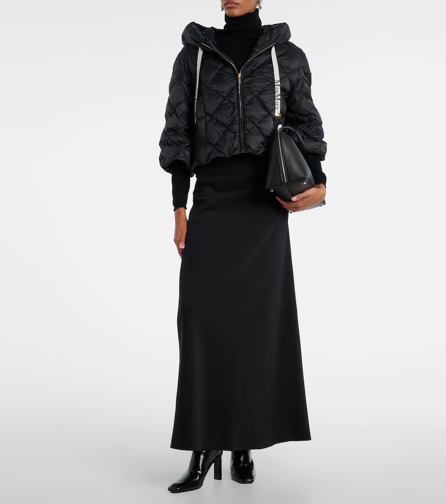Max Mara Sisoft Quilted Cropped Down Jacket In Black