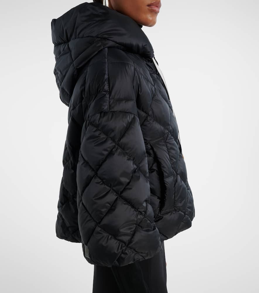 Max Mara Sisoft Quilted Cropped Down Jacket In Black