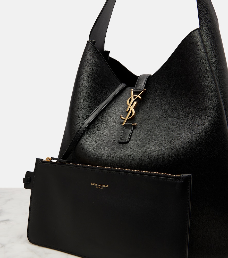 Le 5 À 7 Supple Large Shoulder Bag