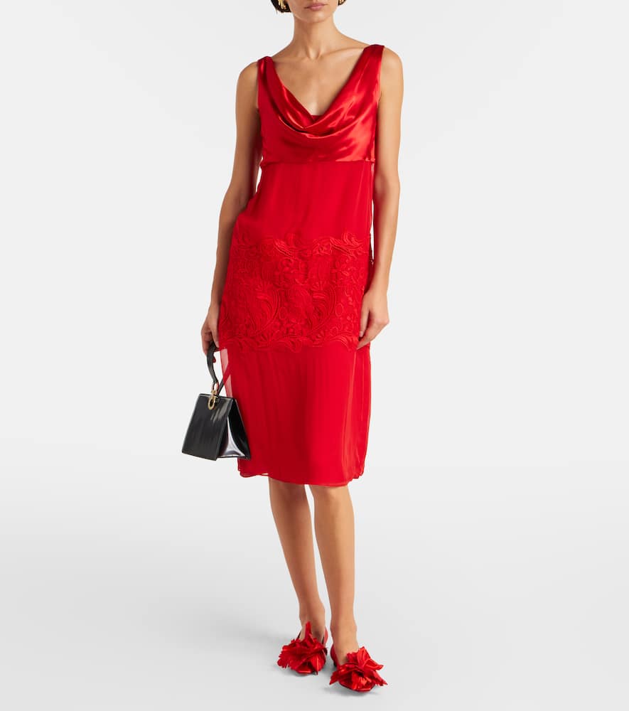 Ferragamo Gemy Floral-applique Satin Ballet Flats In Red