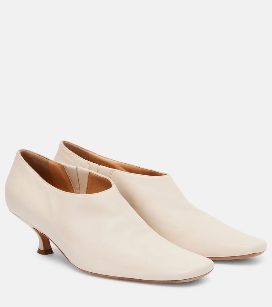 Calvin Klein Anna Leather Pumps In White