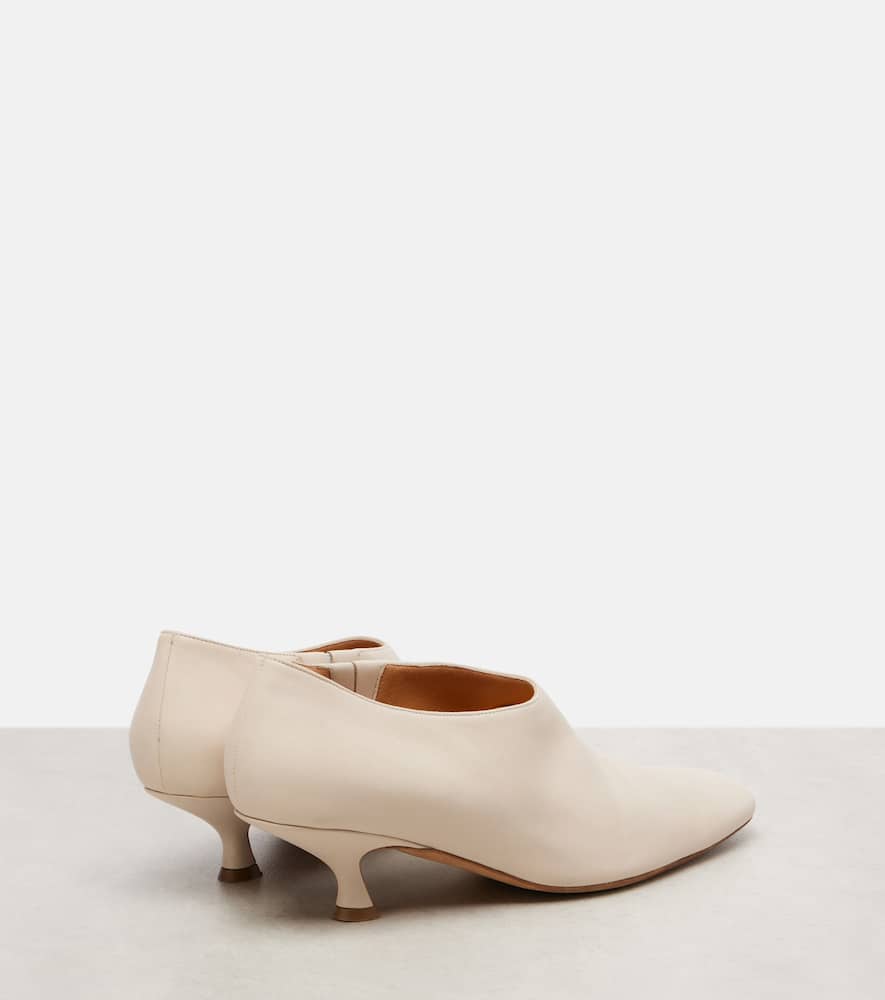 Calvin Klein Anna Leather Pumps In White