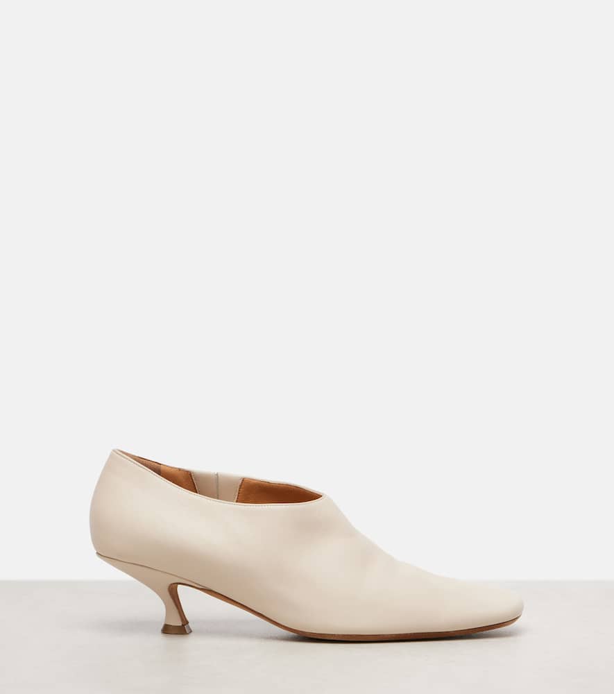 Calvin Klein Anna Leather Pumps In White