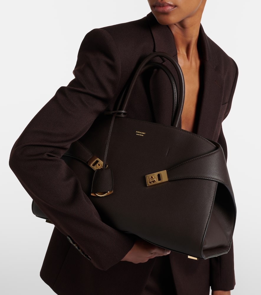 Ferragamo Hug M Leather Tote Bag Salvatore In Brown