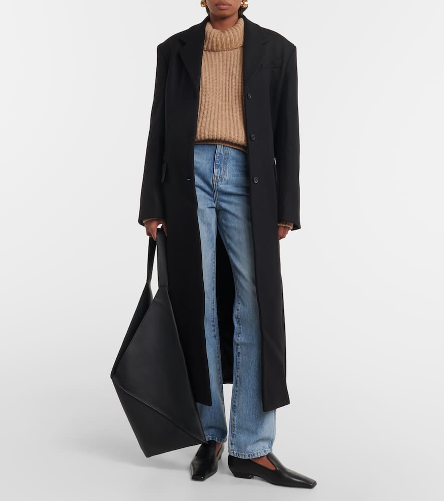 Khaite Lanzino Turtleneck Cashmere Sweater In Beige
