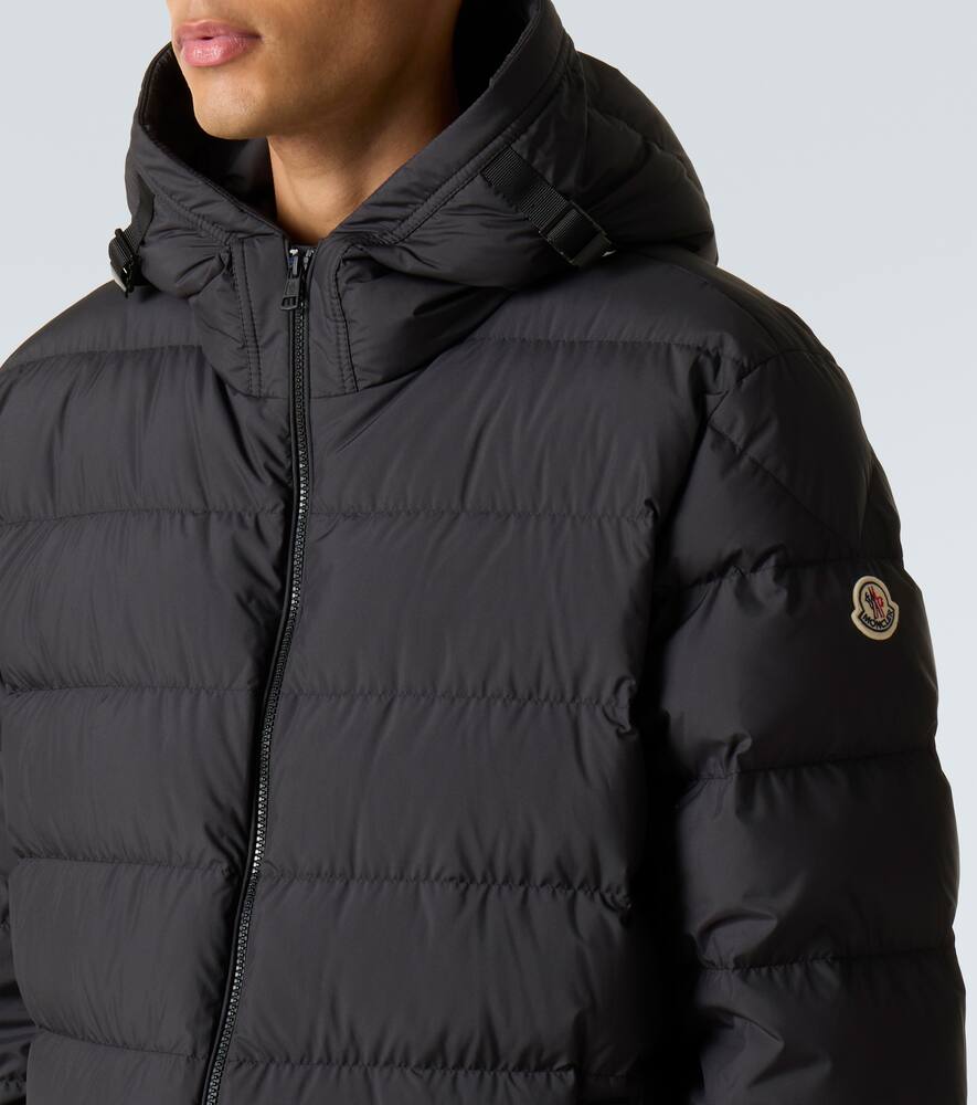 Moncler Lavaraet Down Jacket In Black