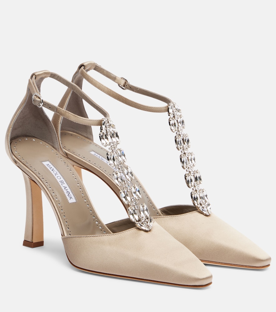Manolo Blahnik Escarpins Molara en satin ornements 735 €