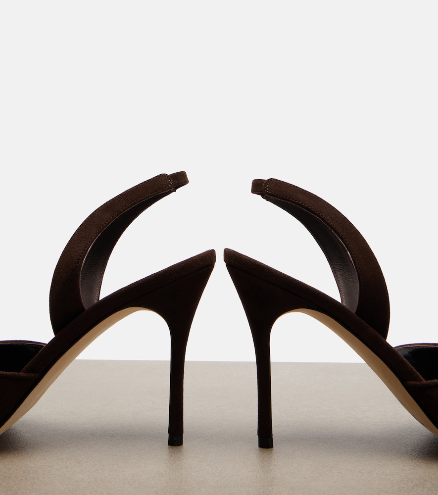  Manolo Blahnik Manolo Blahnik Borelapla Suede Slingback Pumps 