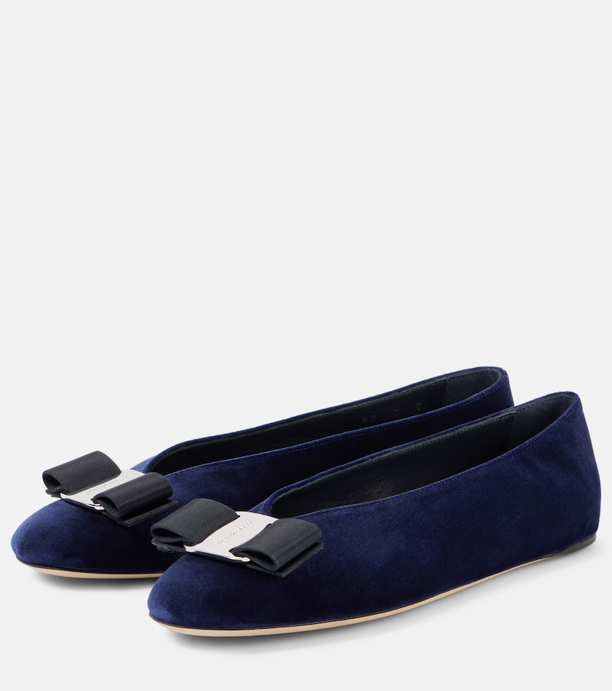 Ferragamo Velvet-textured Ballerinas With Decorative Bow Detail In Blue