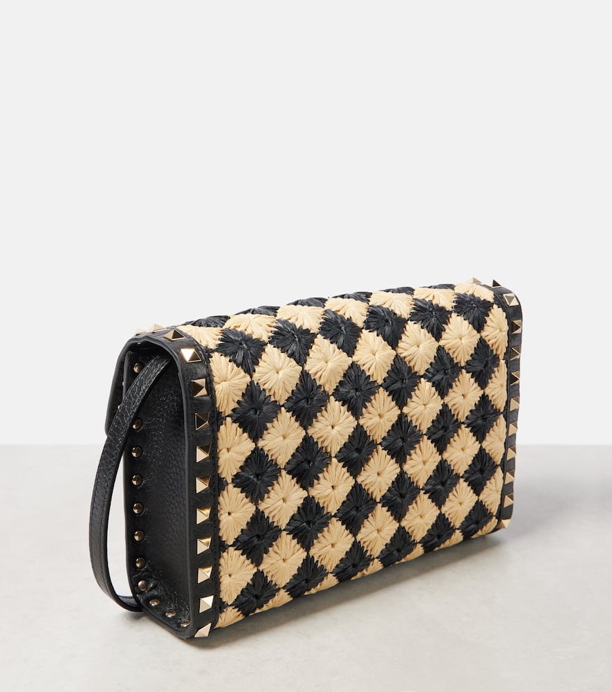 Valentino Rockstud Small Raffia-effect Shoulder Bag In Black