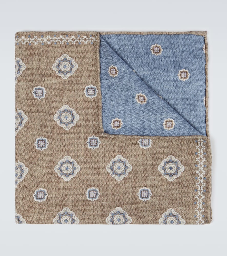 Silk pocket square
