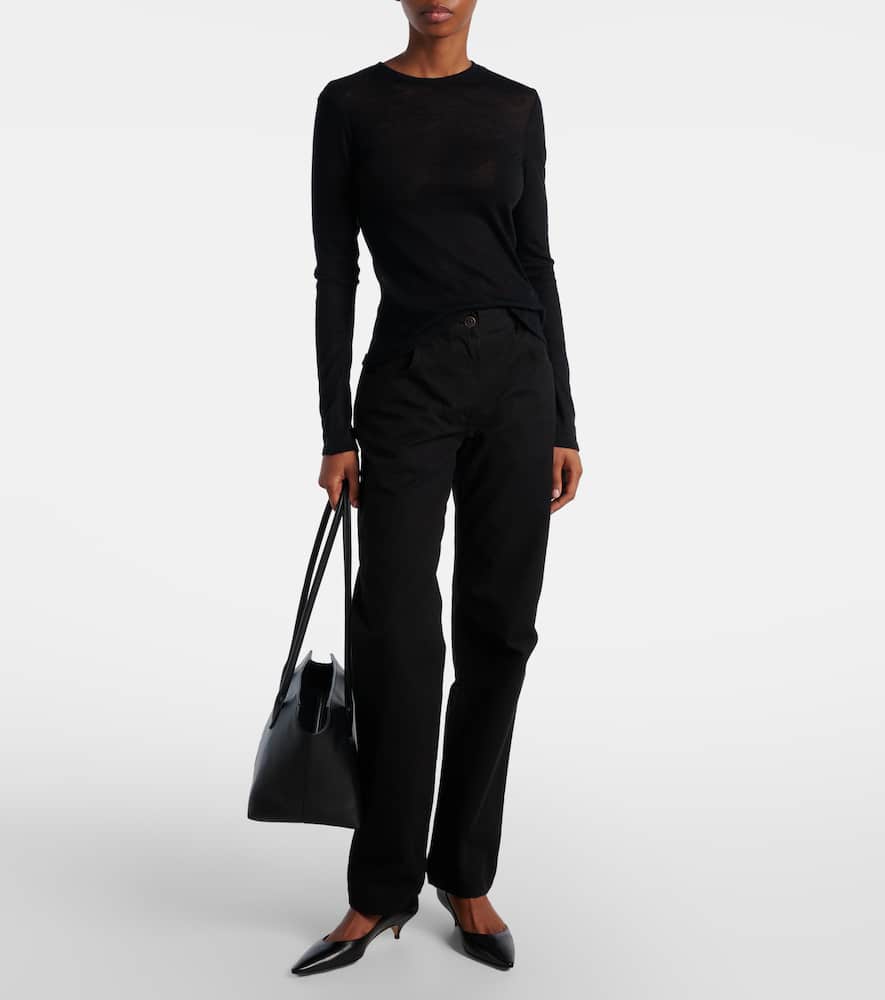 The Row Iverness Knitted Cashmere Top In Black