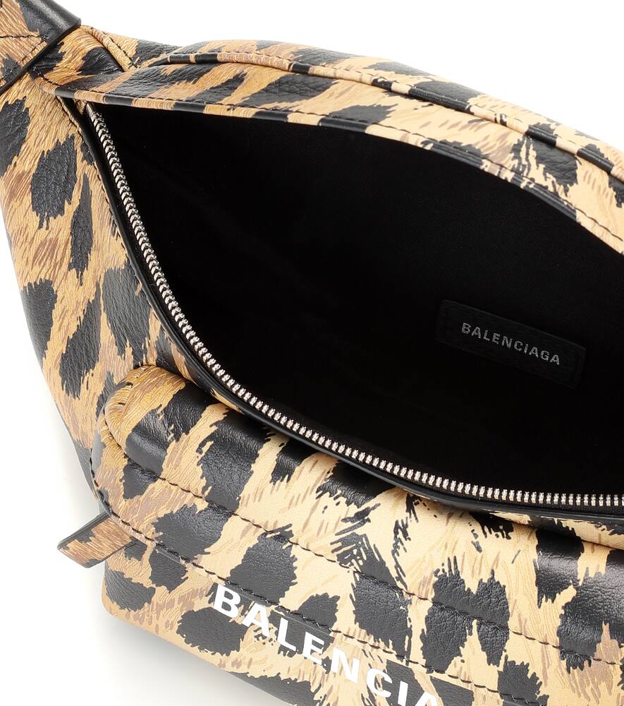 BALENCIAGA EVERYDAY XS LOGO LEATHER BELT BAG,P00440529