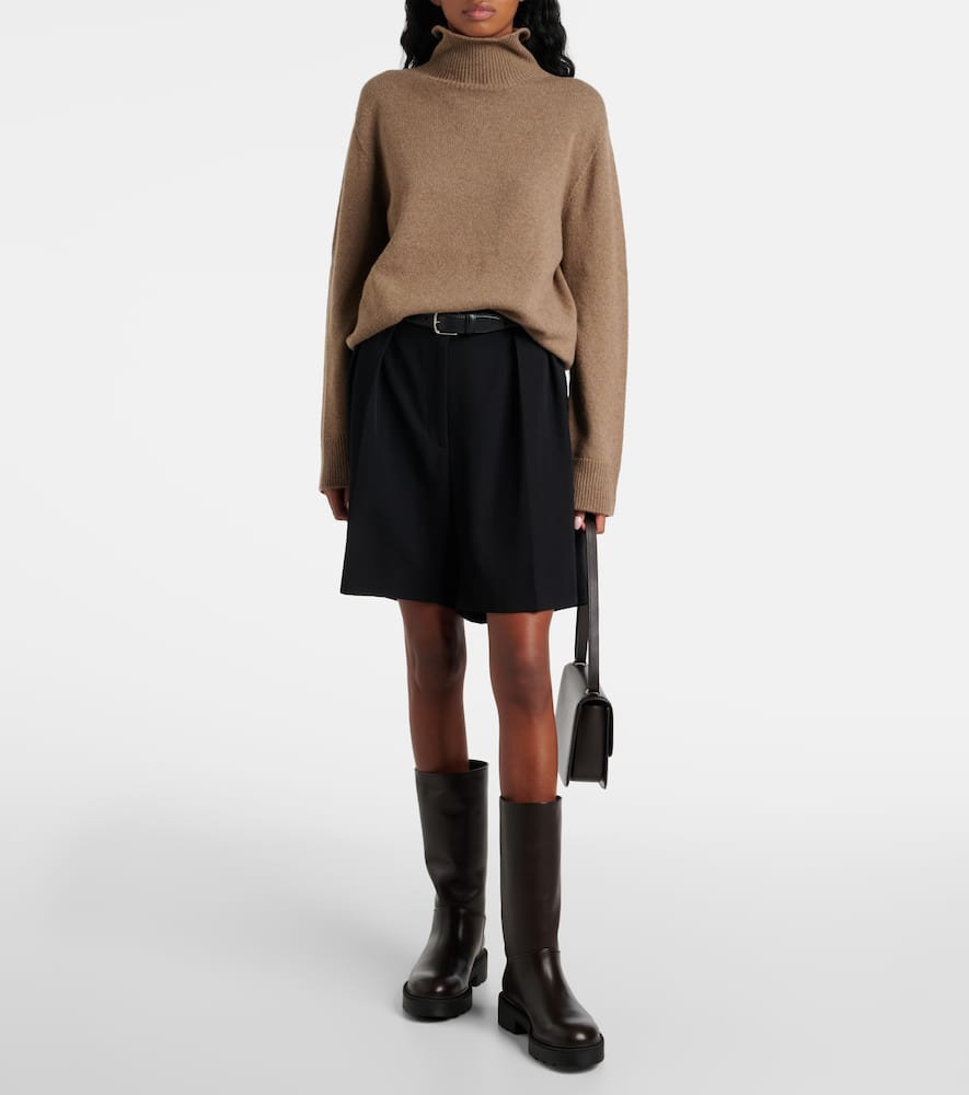 The Row Nobilis Leather Boots In Brown