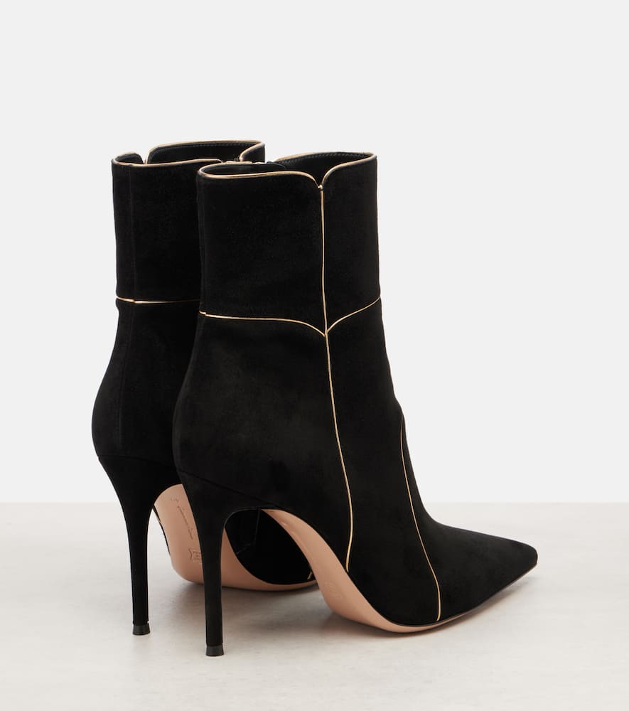 Gianvito Rossi 95mm Pointed-toe Stiletto Boots In Black
