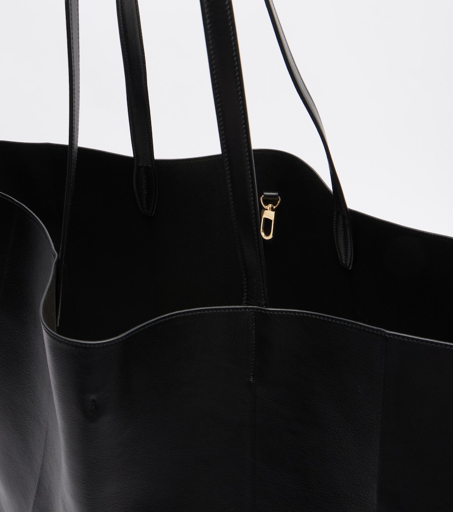 Roam Large Tote Bag