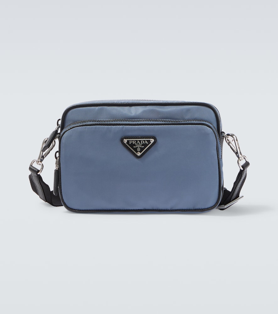 Schultertasche aus Re-Nylon mit Leder