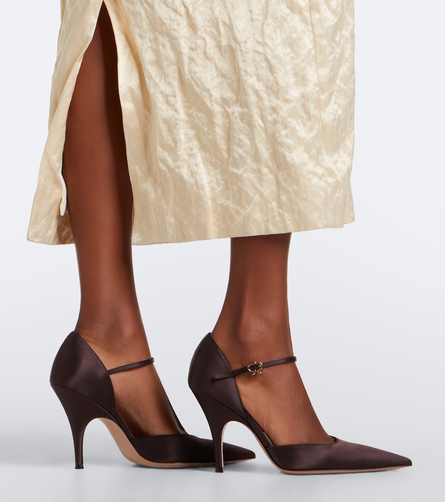 Sofia Pumps