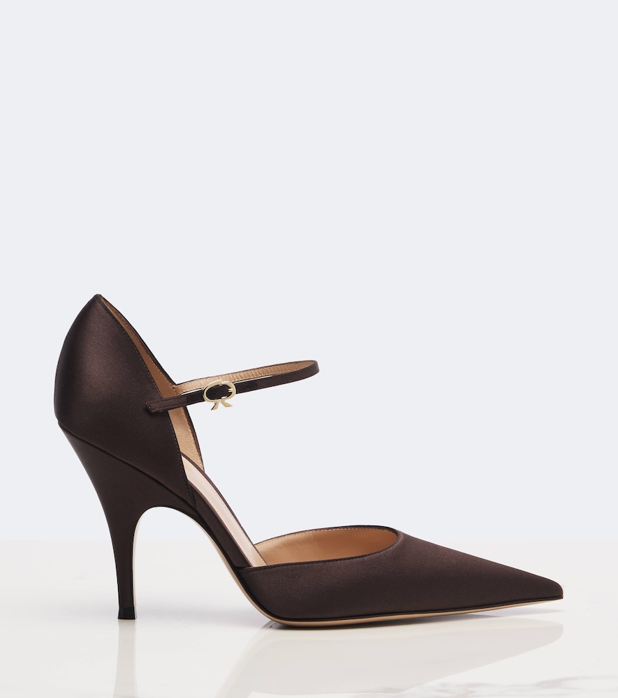 Sofia Pumps
