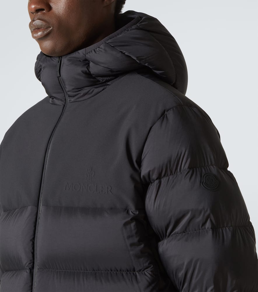 Moncler Veumont Technical Down Jacket In Black