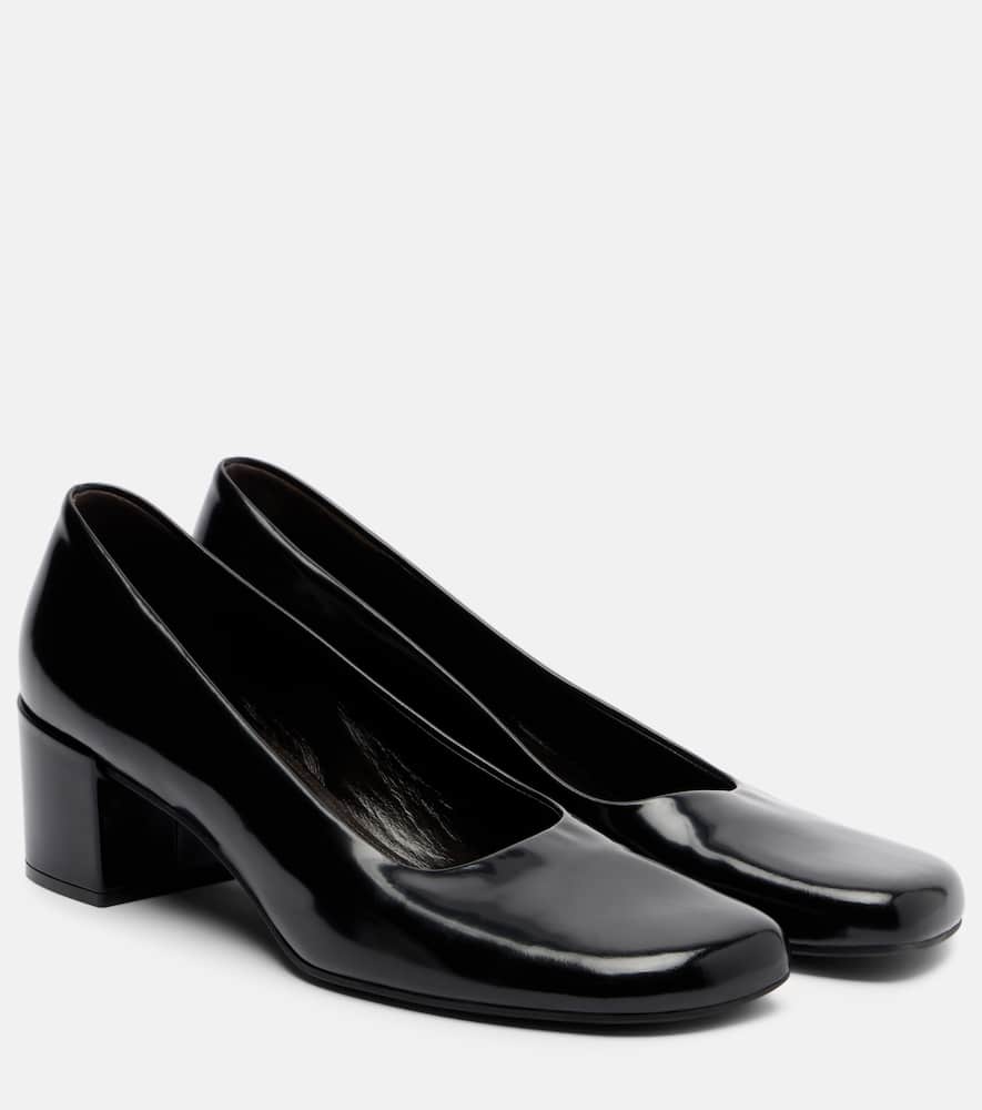 The Row Penelope Leather Pumps In Black