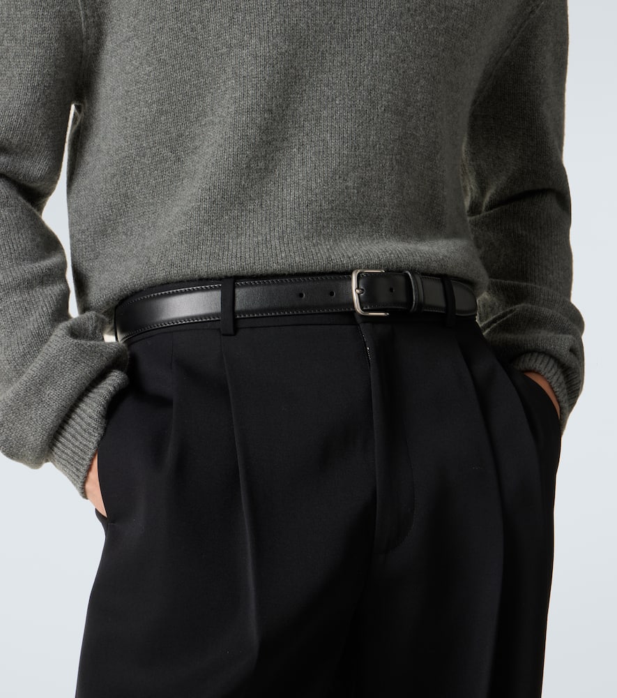 The Row Classic Leather Belt In Black